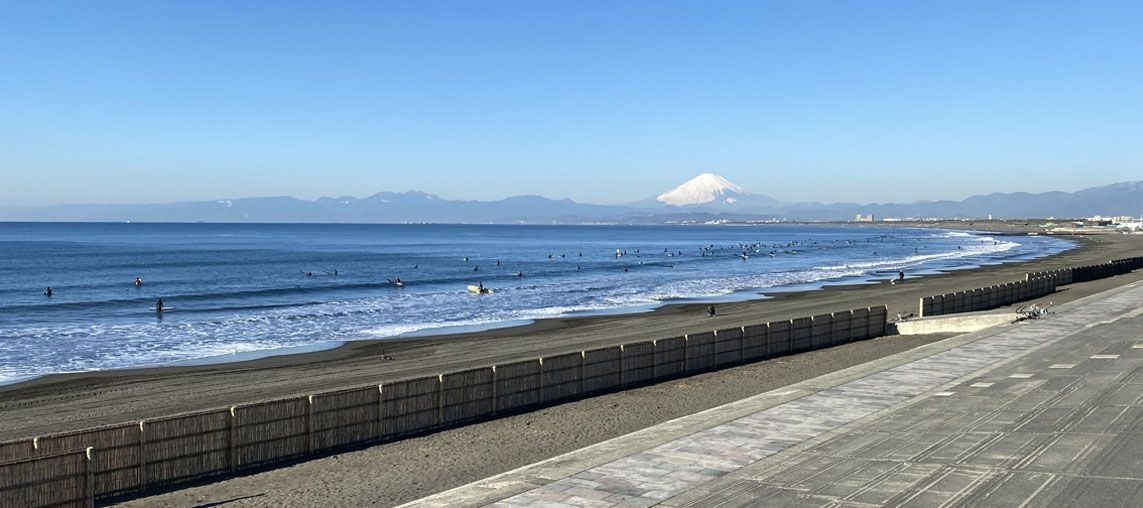 鵠沼海岸から富士山